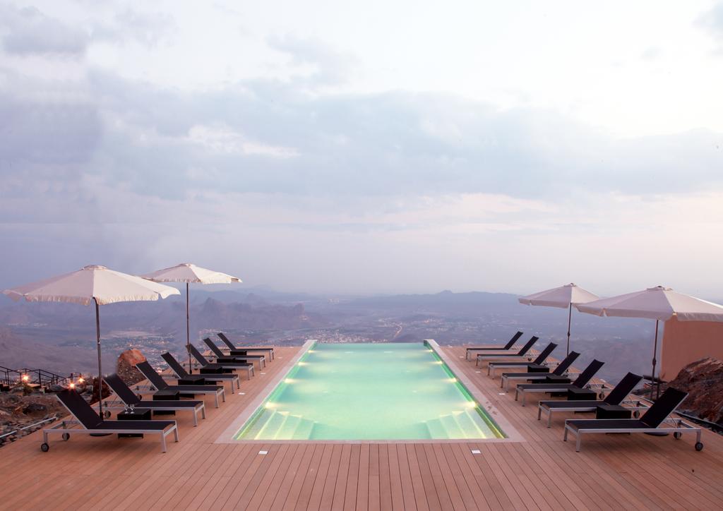 Jebel Shams hotel views