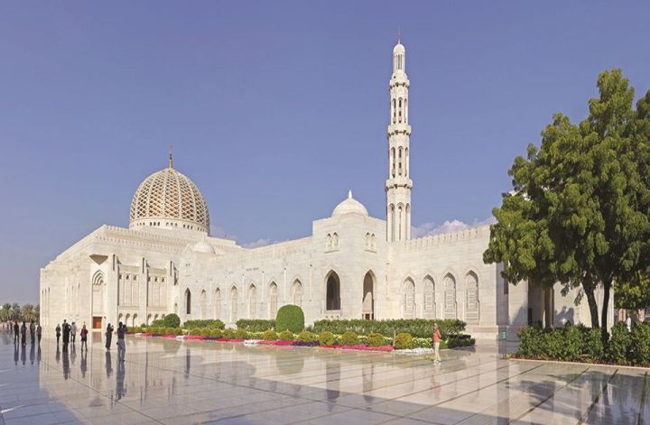 places to visit in muscat sultan qaboos grand mosque